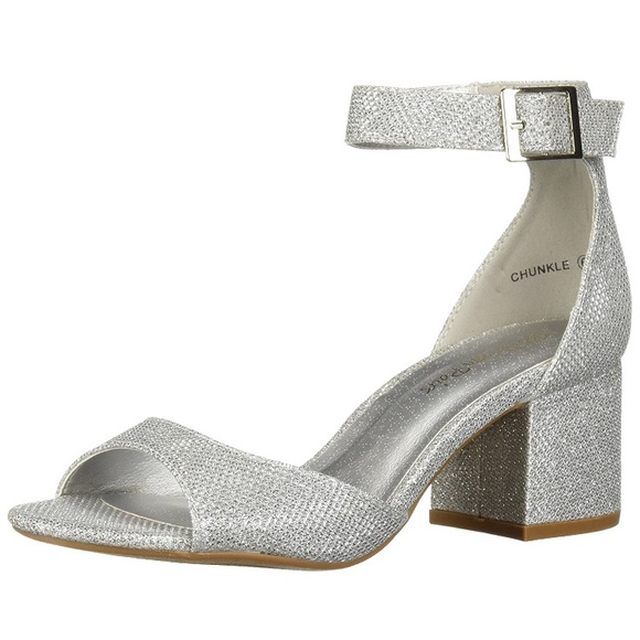 Silver Heels - Picture 1 of 3